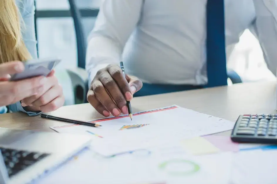 Comparativo: crédito empresarial versus financiamento Comparativo: crédito empresarial versus financiamento